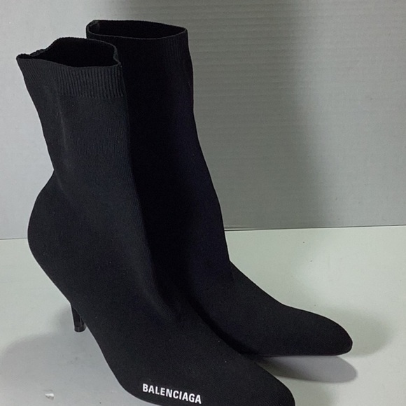 Balenciaga
Women's Knife Knit High Heel Booties - Picture 8 of 11